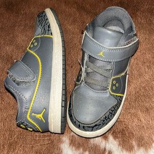 Nike Jordan Air Toddlers Gray yellow Low top Shoes Size 9 Boys